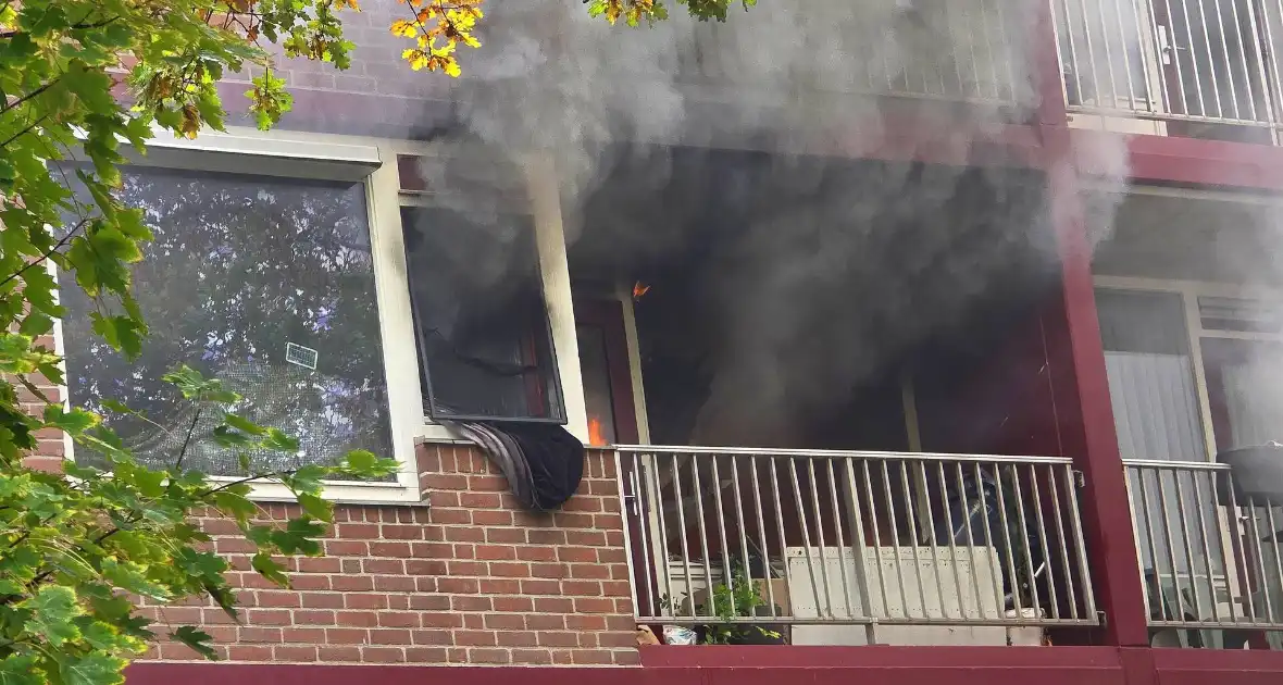 Woningbrand leidt tot grote inzet