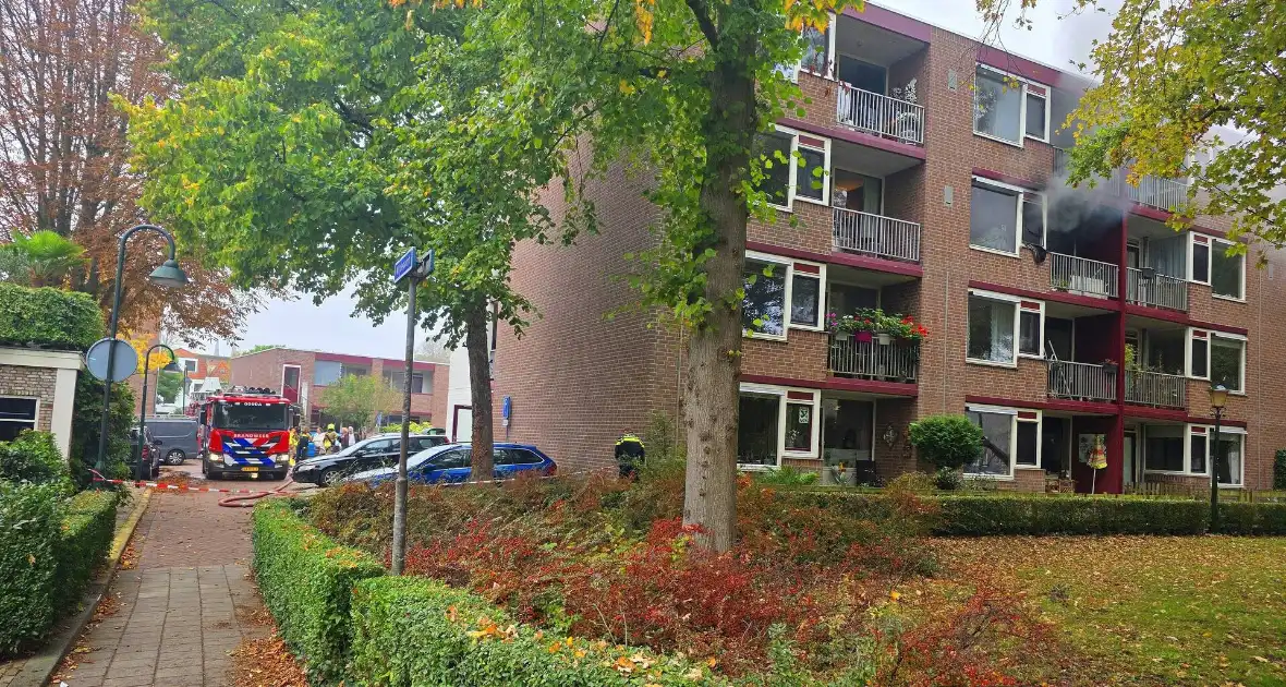 Woningbrand leidt tot grote inzet - Foto 1