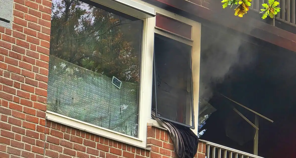 Woningbrand leidt tot grote inzet - Foto 2