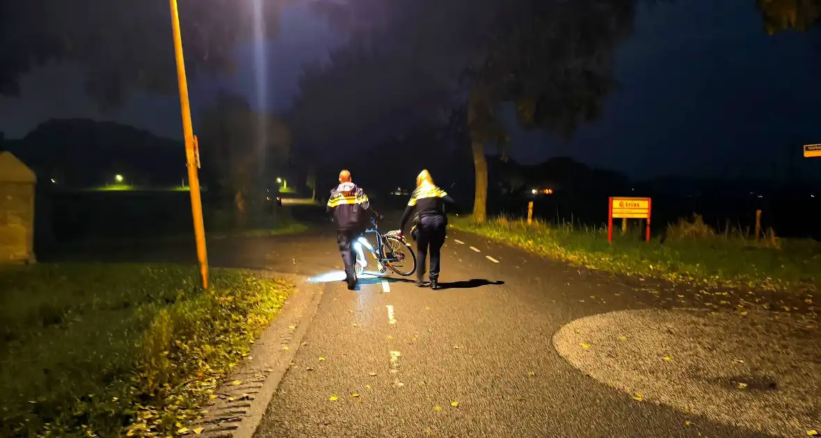 Politie onderzoekt oorzaak woningbrand - Foto 7