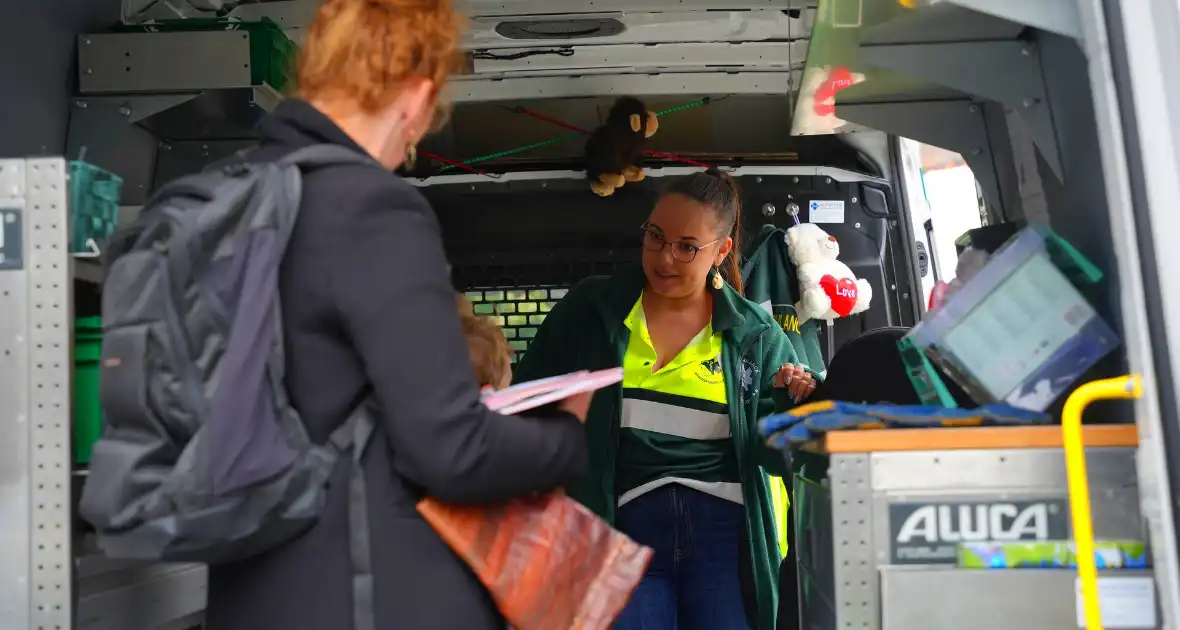 Veiligheidsmarkt trekt belangstellenden - Foto 8