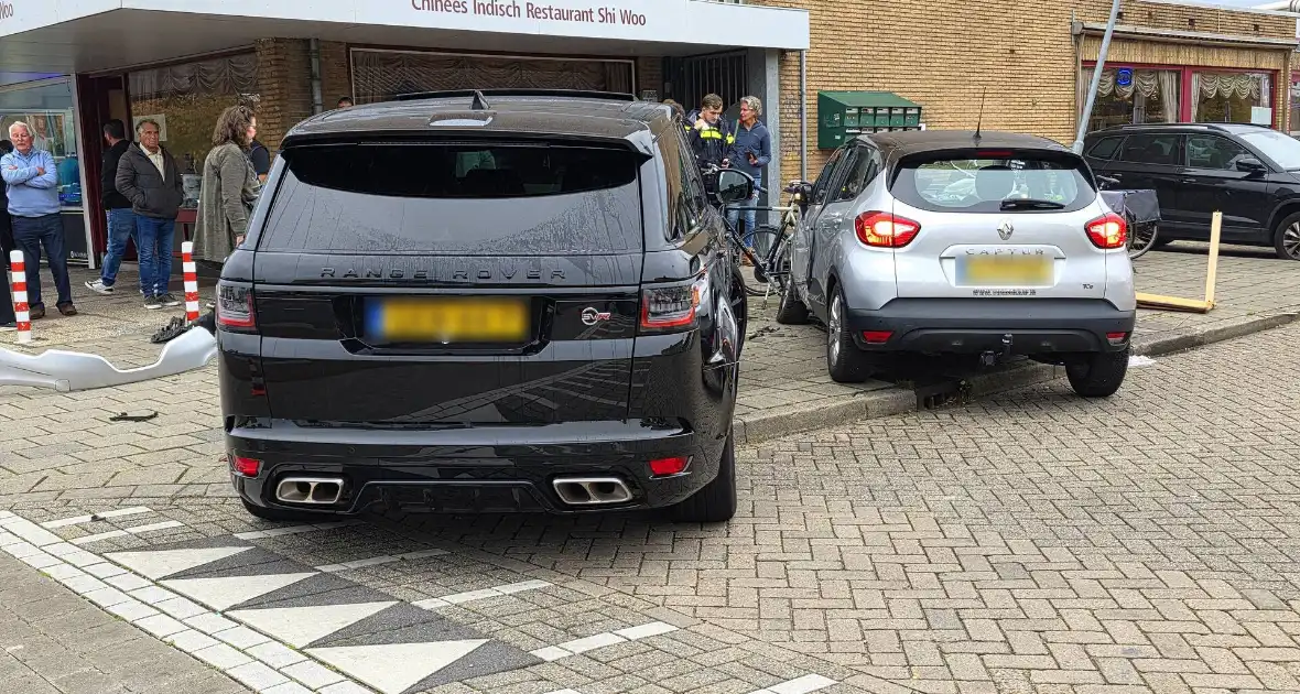 Auto's botsen met flinke schade - Foto 3