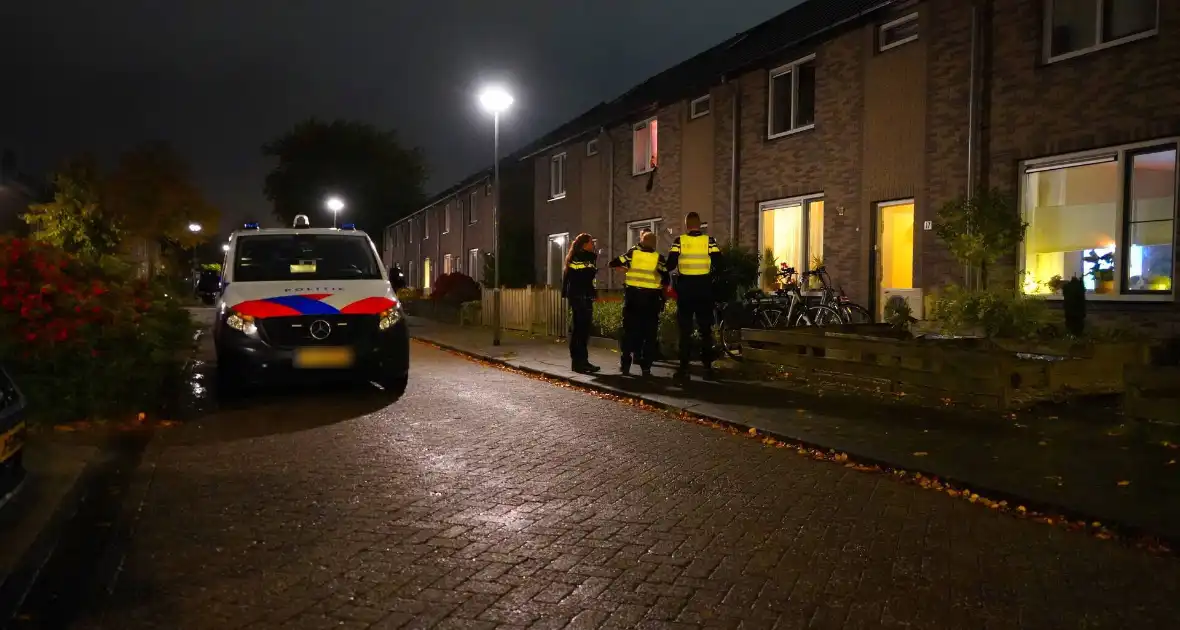 Explosief gaat af bij woning, politie doet onderzoek