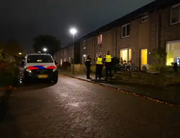 Explosief gaat af bij woning, politie doet onderzoek