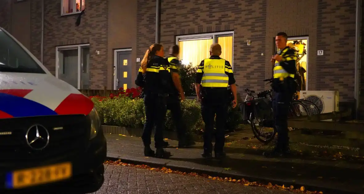Explosief gaat af bij woning, politie doet onderzoek - Foto 4