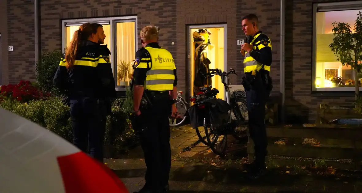 Explosief gaat af bij woning, politie doet onderzoek - Foto 5