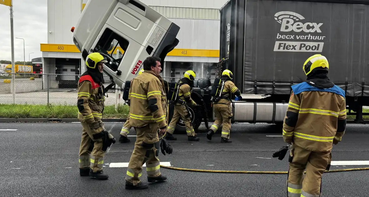Vrachtwagenchauffeur ontdekt brand
