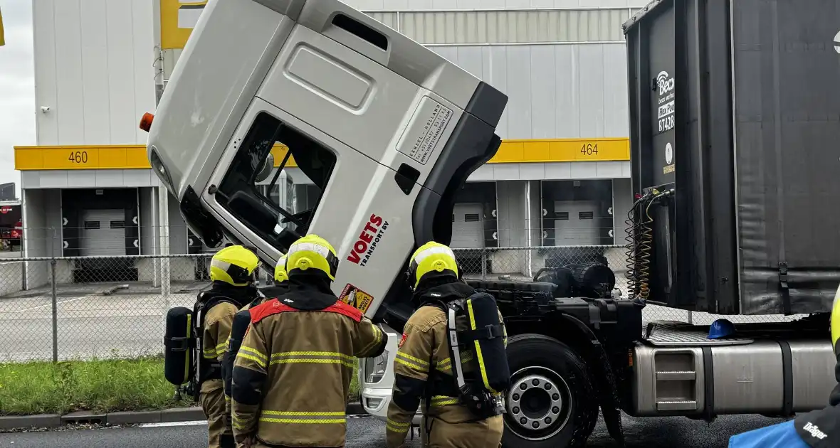 Vrachtwagenchauffeur ontdekt brand - Foto 8