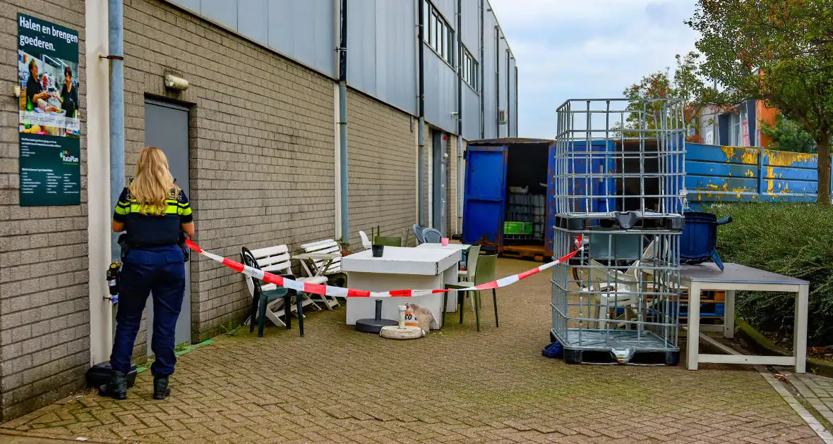 explosief gevonden bij kringloopwinkel - Foto 1