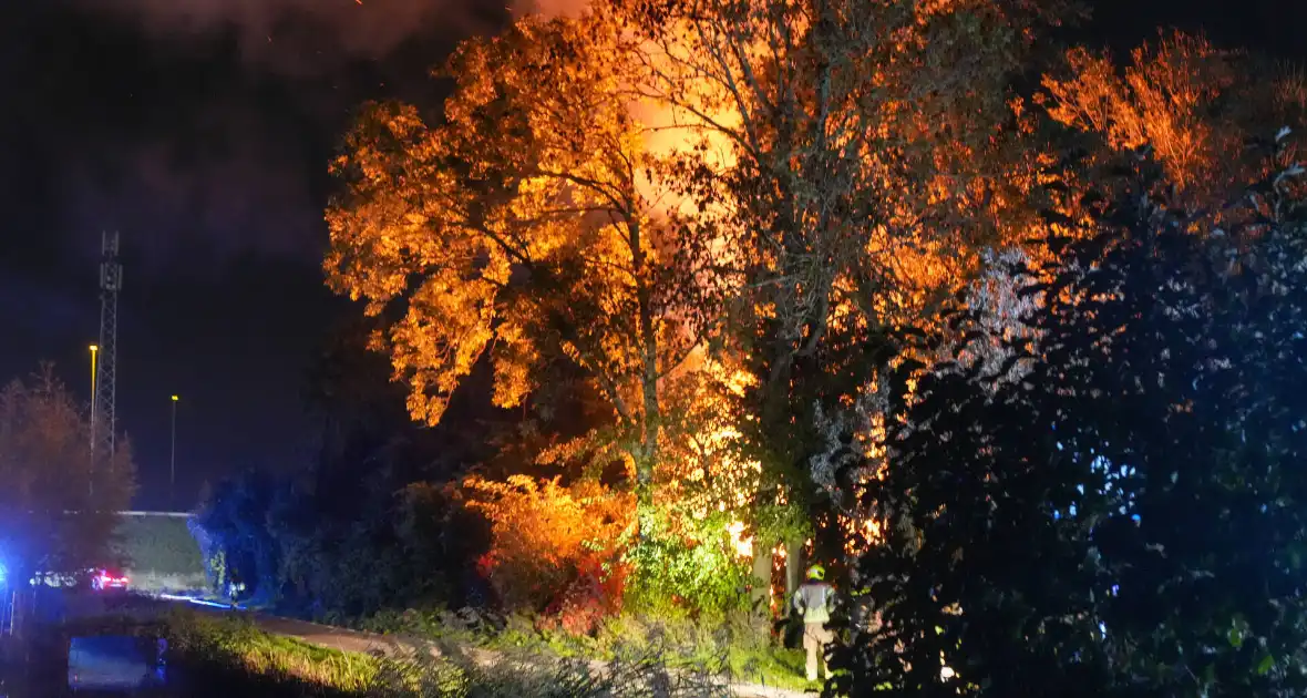 Woningbrand met veel bomen - Foto 2