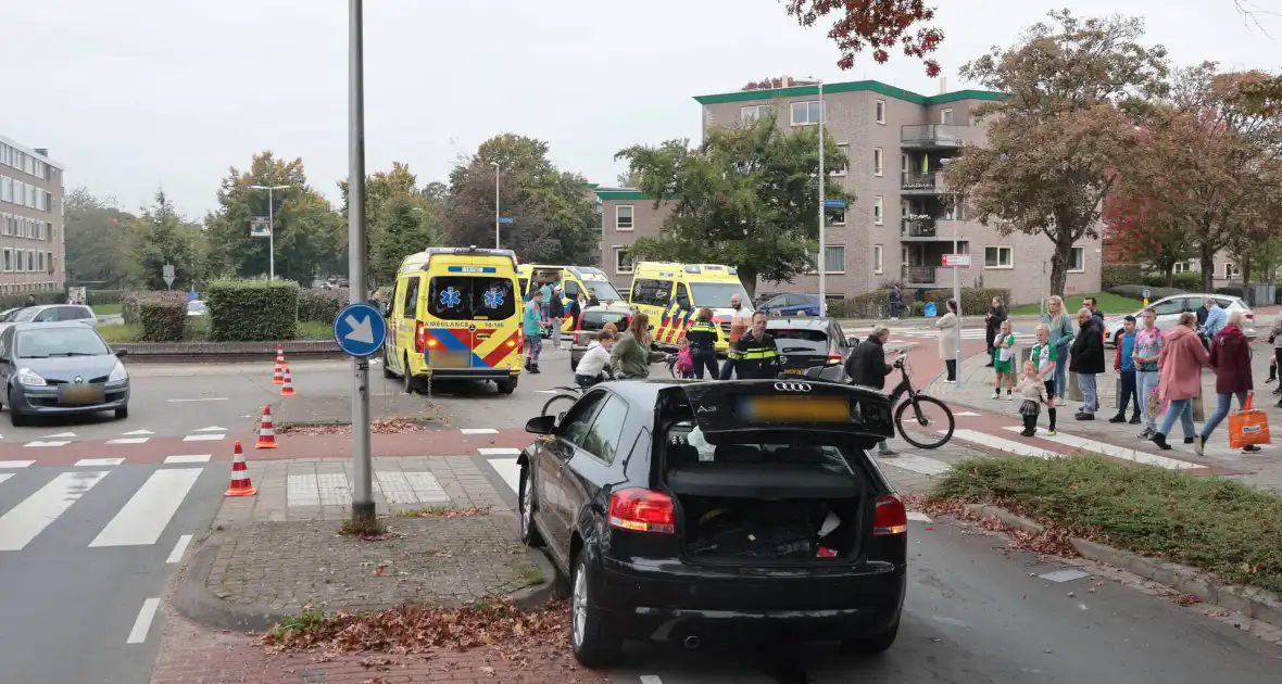 Kop-staartaanrijding tussen drie auto's leidt tot ziekenhuisopname - Foto 9
