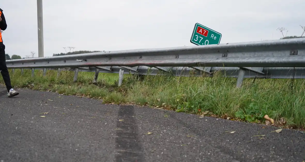 Voertuigen zwaar beschadigd bij ongeval op snelweg - Foto 6