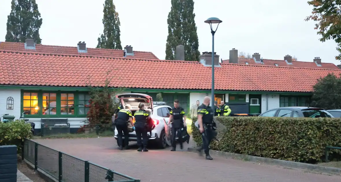 Persoon aangehouden bij incident in woning - Foto 2