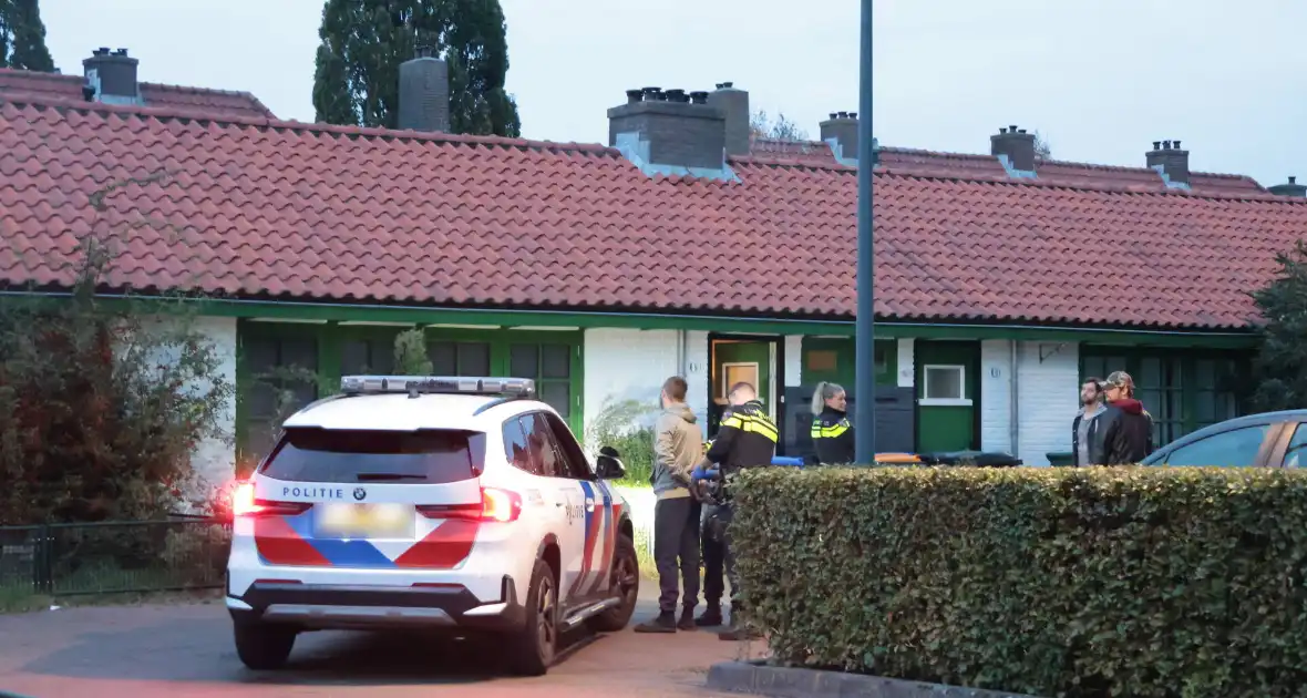 Persoon aangehouden bij incident in woning - Foto 5