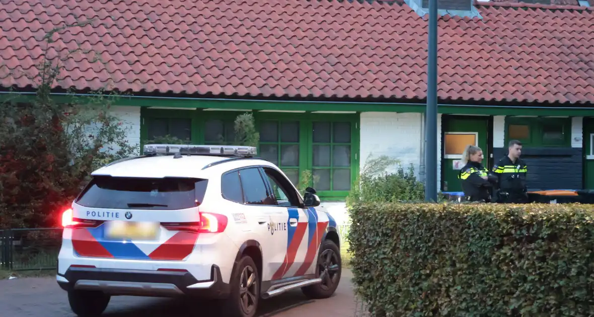 Persoon aangehouden bij incident in woning - Foto 6