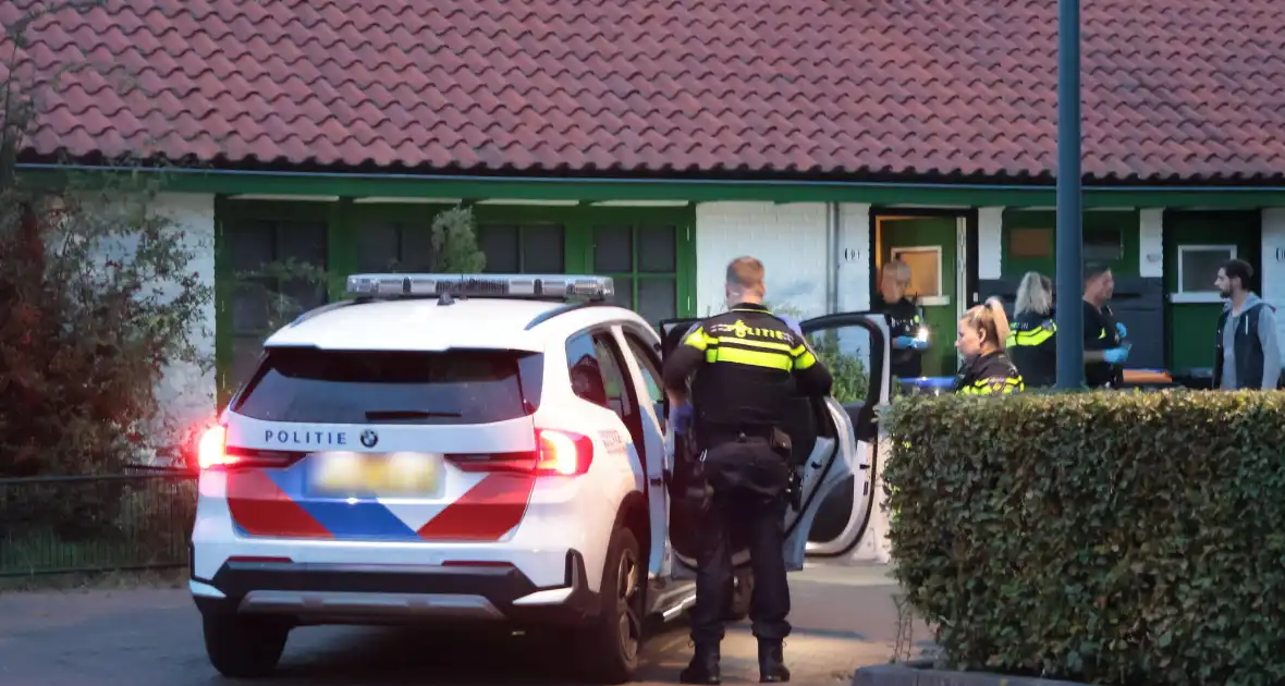 Persoon aangehouden bij incident in woning - Foto 8