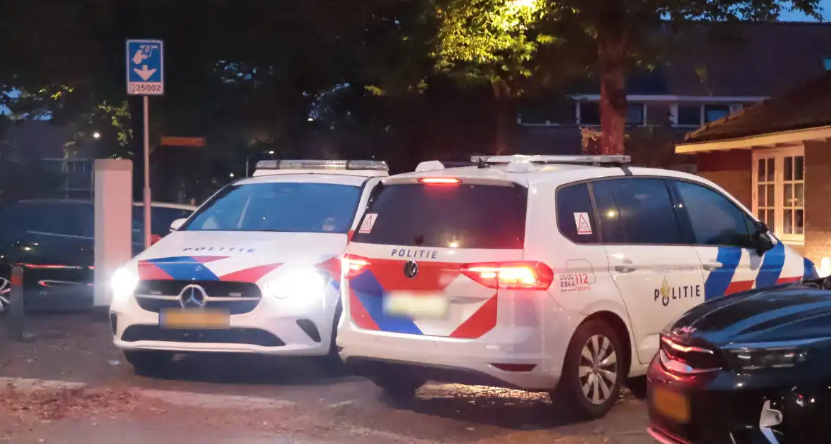 Persoon aangehouden bij incident in woning - Foto 9