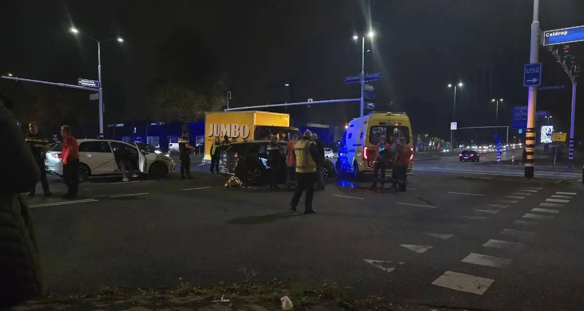 Botsing tussen auto en bus