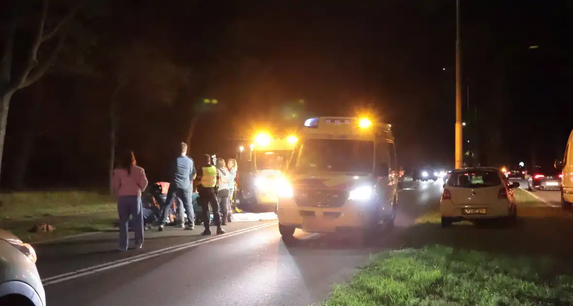 Zwaargewonde bij aanrijding in Laren - Foto 1