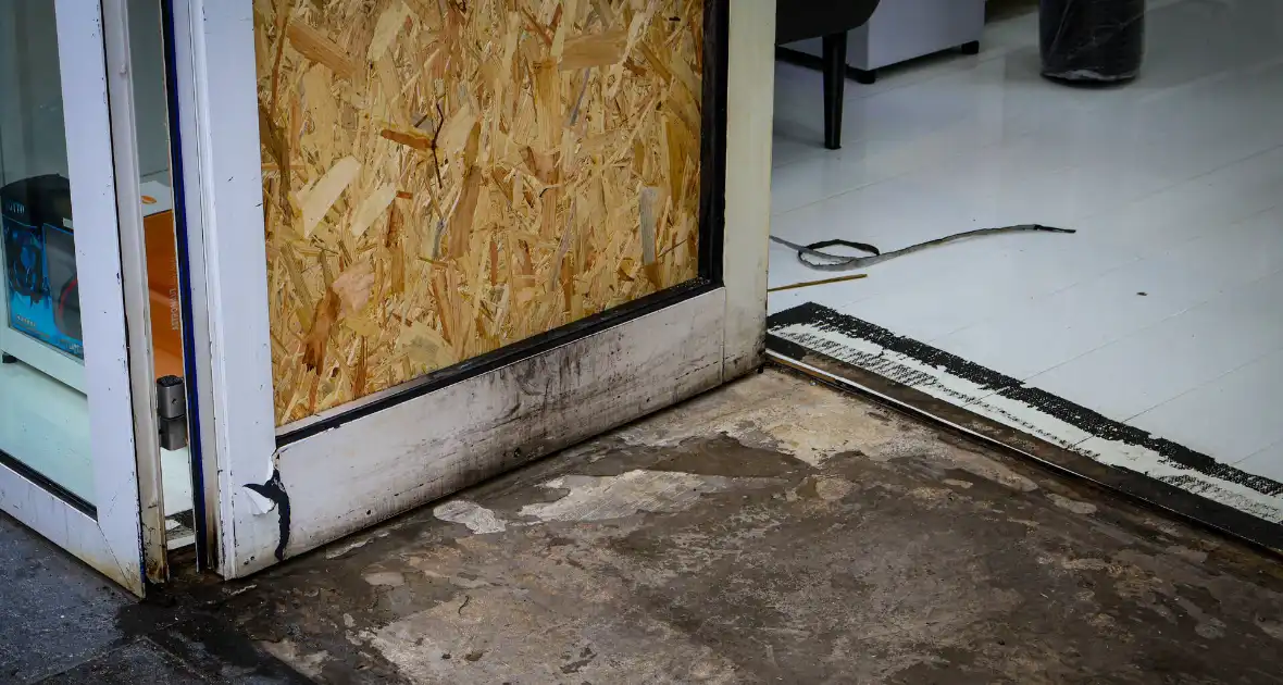 Politie zoekt getuigen na brandstichting - Foto 1