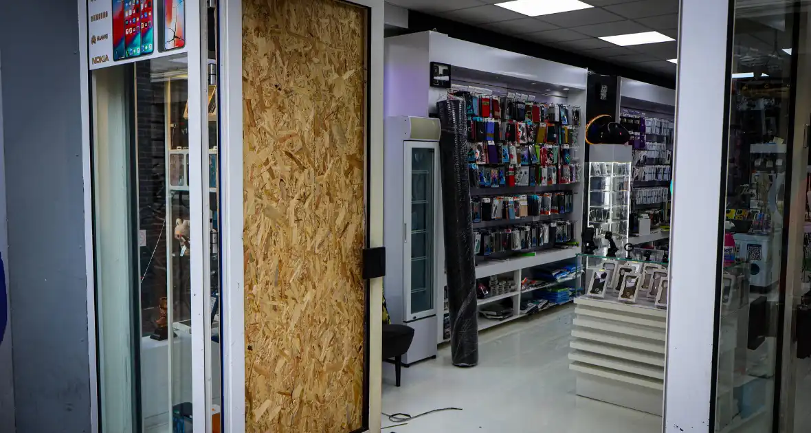 Politie zoekt getuigen na brandstichting - Foto 2