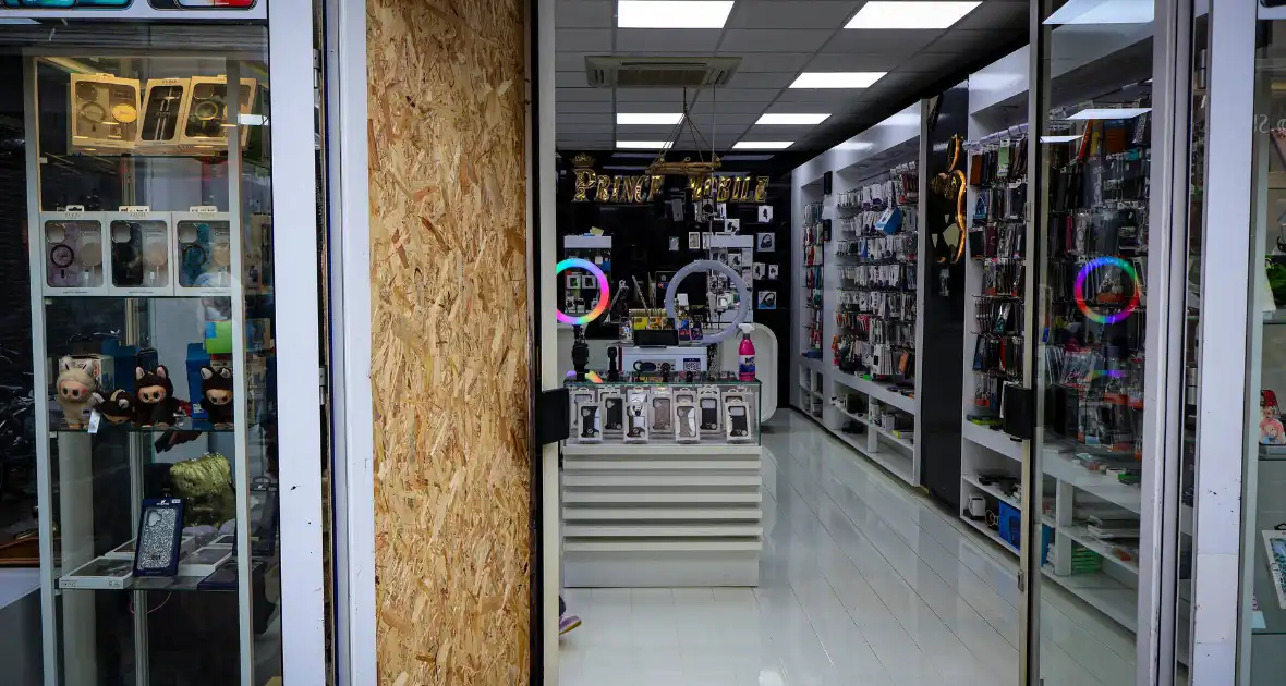 Politie zoekt getuigen na brandstichting - Foto 4