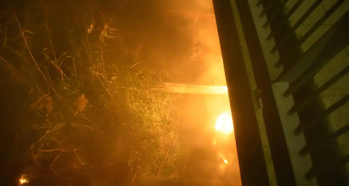 Brand op boot zorgt voor rookontwikkeling - Foto 5