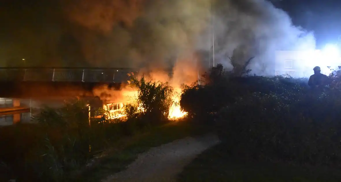 Brand op boot zorgt voor rookontwikkeling - Foto 6