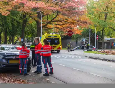Wielrenner komt met de schrik vrij na aanrijding met auto