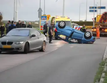 Auto Belandt Op De Kop Bij Ongeval
