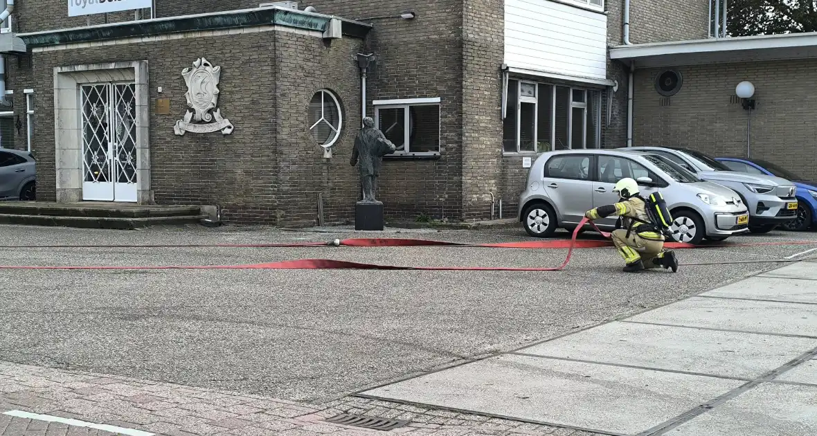 Industriebrand leidt tot grootschalige inzet - Foto 2