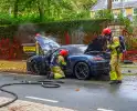 Porsche gaat in vlammen op tijdens rit