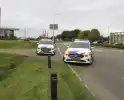 Man raakt onwel en botst tegen busje