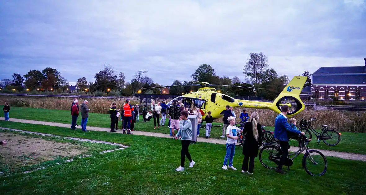 Traumahelikopter Ingezet Voor Medische Noodsituatie Trekt Veel Bekijks