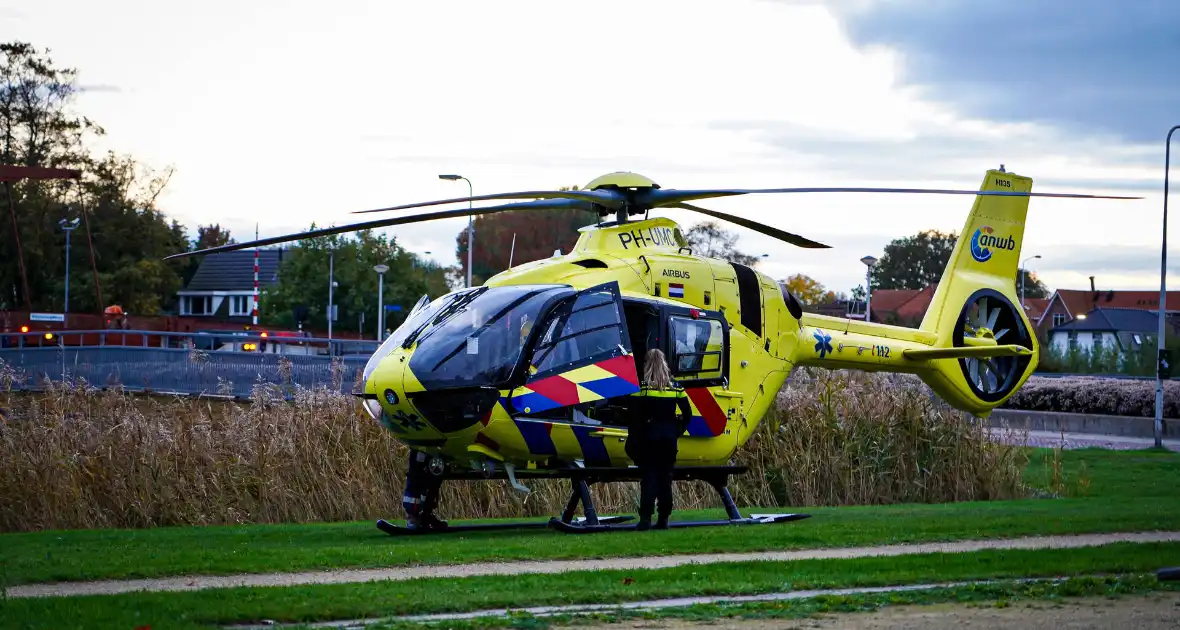 Traumahelikopter Ingezet Voor Medische Noodsituatie Trekt Veel Bekijks - Foto 2