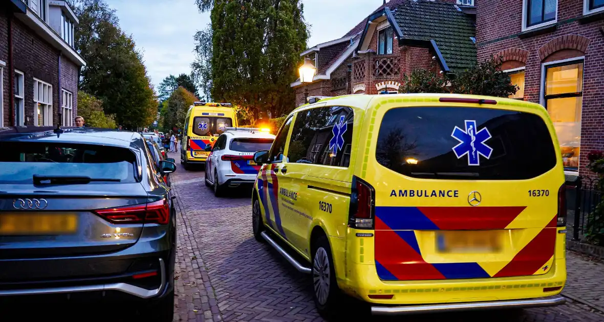 Traumahelikopter Ingezet Voor Medische Noodsituatie Trekt Veel Bekijks - Foto 3