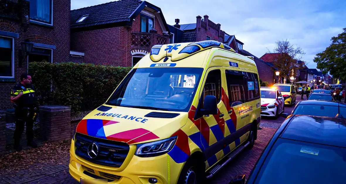 Traumahelikopter Ingezet Voor Medische Noodsituatie Trekt Veel Bekijks - Foto 4