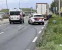 Vrachtwagen botst op auto zonder gewonden