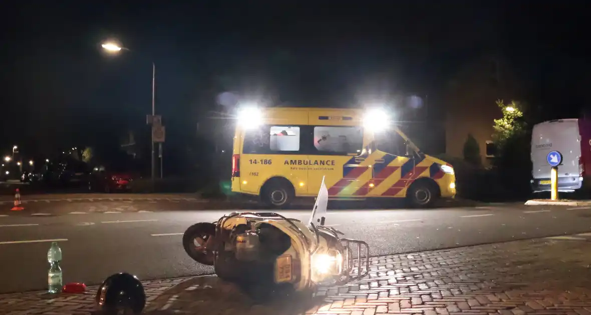 Ongeval tussen bestelbus en scooter met gewonden - Foto 5