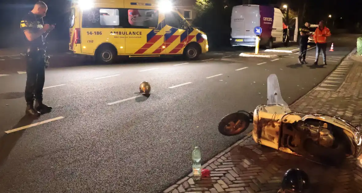Ongeval tussen bestelbus en scooter met gewonden - Foto 7