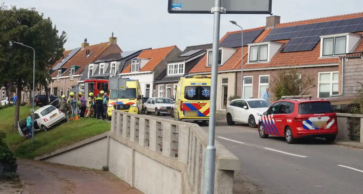 Auto van dijk gereden - Foto 1