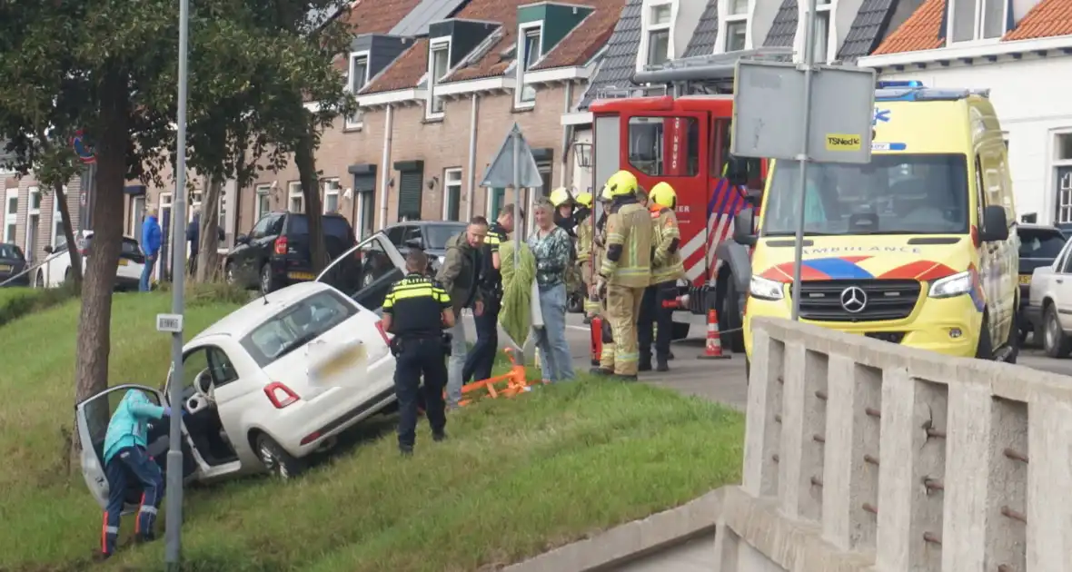 Auto van dijk gereden - Foto 2