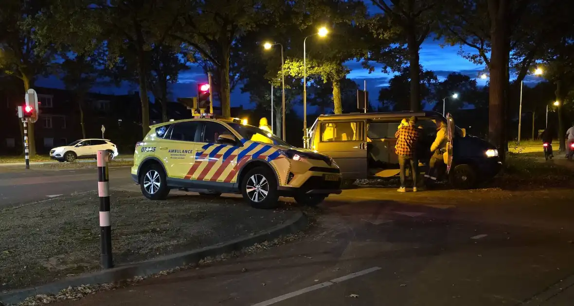 Kinderen betrokken bij ongeval tussen camper en personenauto - Foto 2