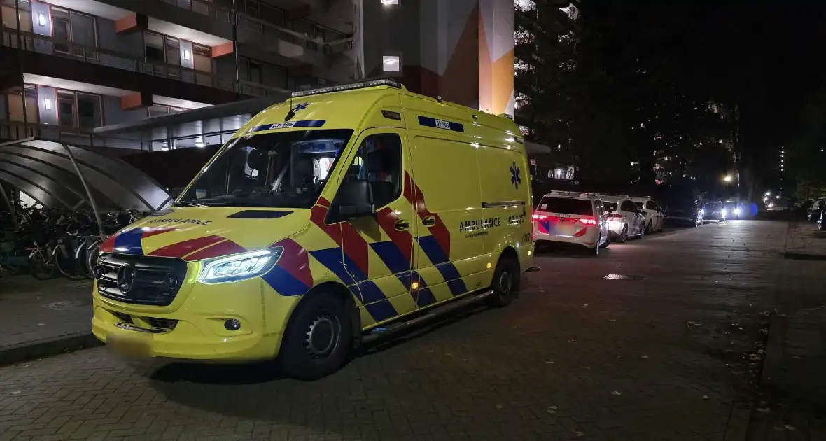 Politie en ambulance ingezet voor conflict in flatwoning - Foto 3
