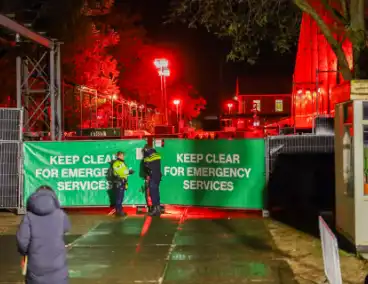 Dance event beÃ«indigd door grote drukte