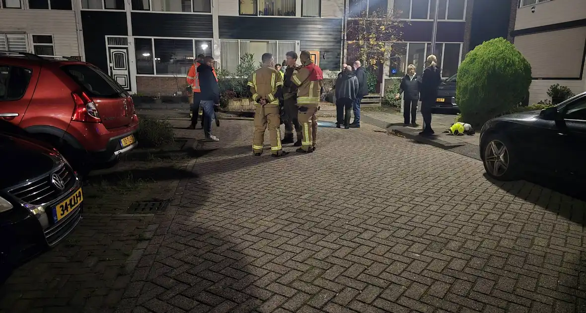 Brandweer ingeschakeld na melding hinderlijke lucht - Foto 9