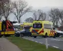 Botsing tussen auto en taxi