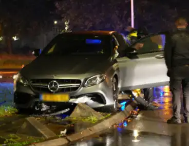 Automobilist verliest macht over het stuur en belandt op varkensrug