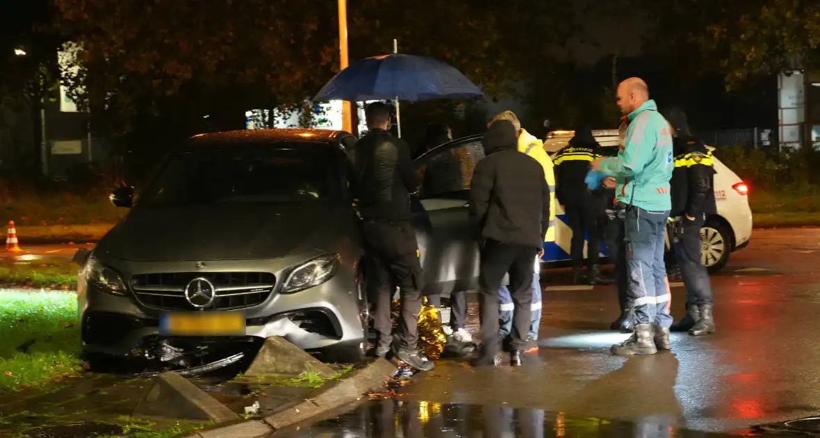 Automobilist verliest macht over het stuur en belandt op varkensrug - Foto 2