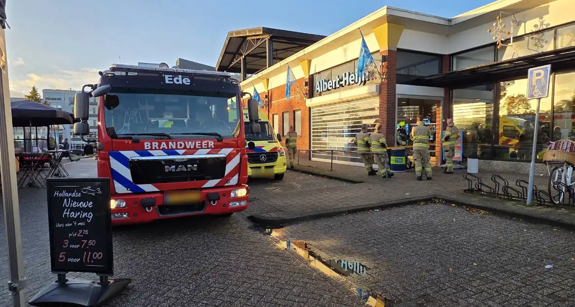 Medewerker supermarkt gewond bij ongeval met gevaarlijke stof - Foto 1